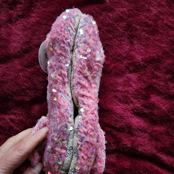 Nwt Snoozie Slipper - Picture 4 of 7